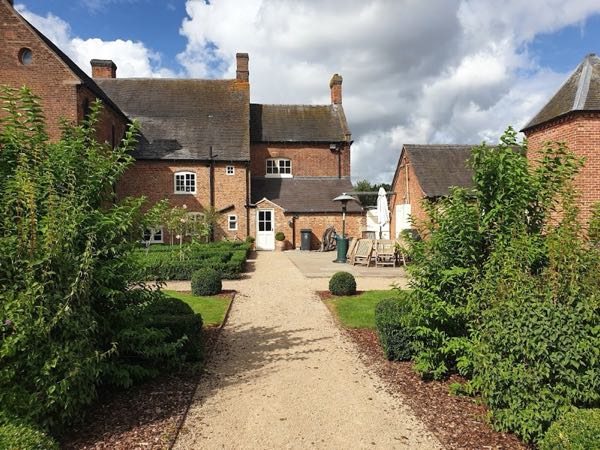 Alrewas Hayes photo 3