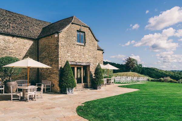 The Kingscote Barn wedding venue