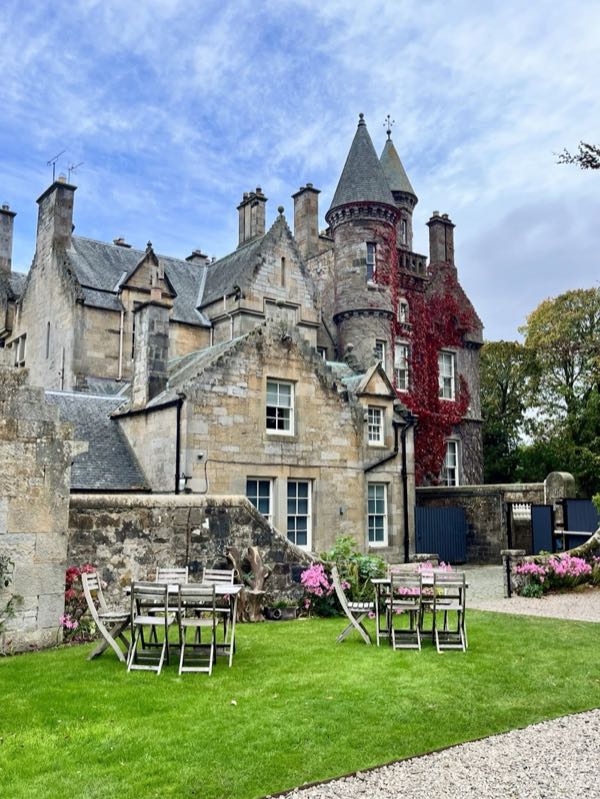 Carlowrie Castle photo 1