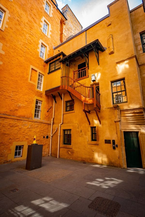 Riddles Court photo 1