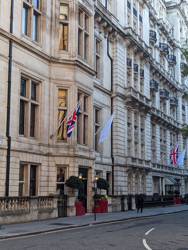 One Whitehall Place photo 2